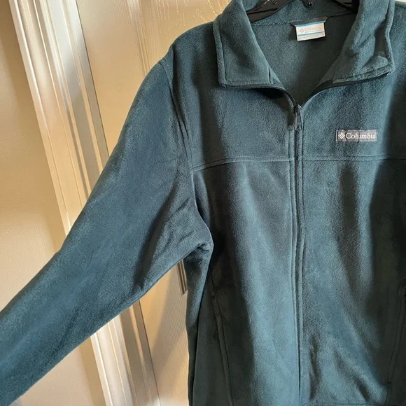 Columbia green fleece jacket for men size Medium
EUC
No visible flaws - Picture 4 of 8